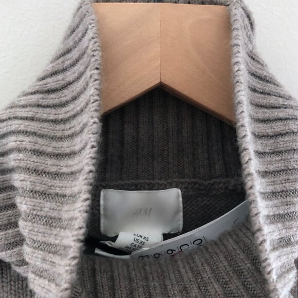 NWT H&M Wool Blend Turtleneck Sweater - Picture 2 of 3
